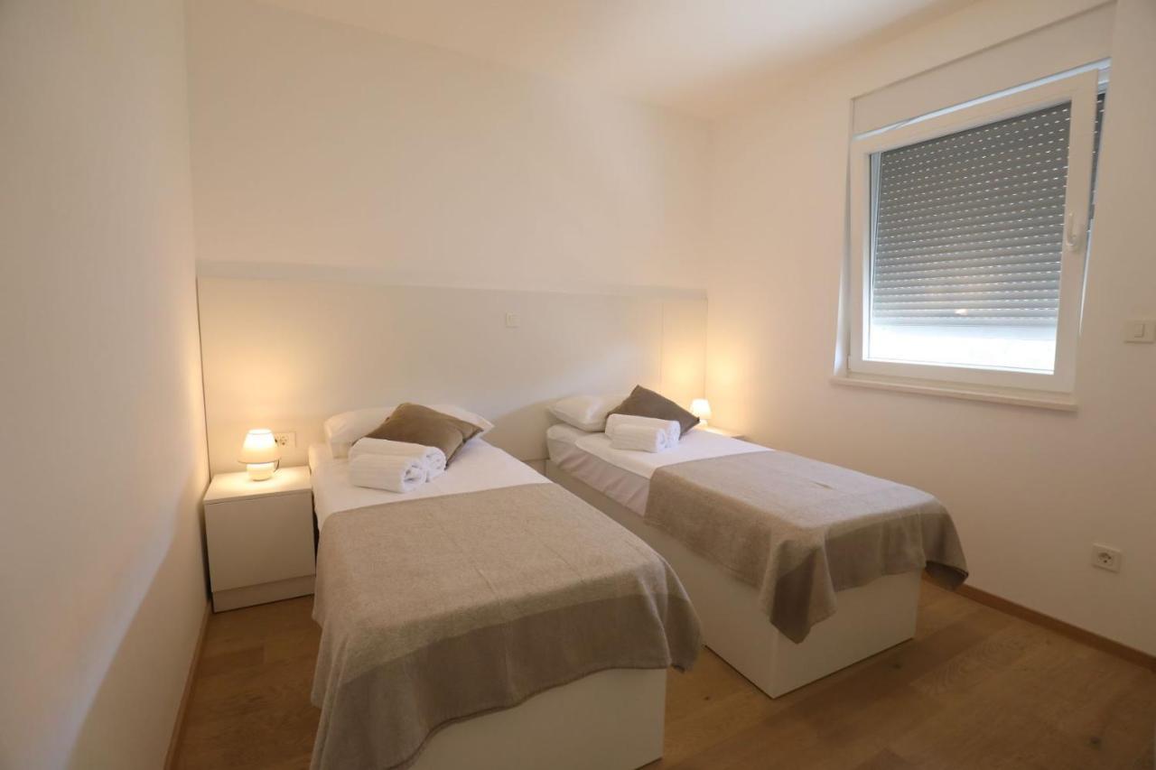 Smil'E Apartments Vodice Kültér fotó